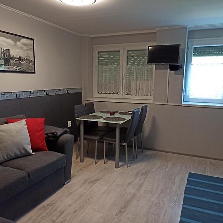 Апартаменты Angi Apartman- Nagyszeru Elhelyezkedes, Vendegkozpontu Szallashely-Szolgaltatas Харканы Экстерьер фото