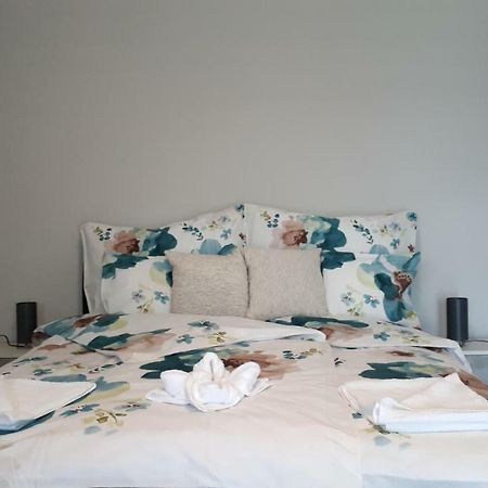Апартаменты Angi Apartman- Nagyszeru Elhelyezkedes, Vendegkozpontu Szallashely-Szolgaltatas Харканы Экстерьер фото