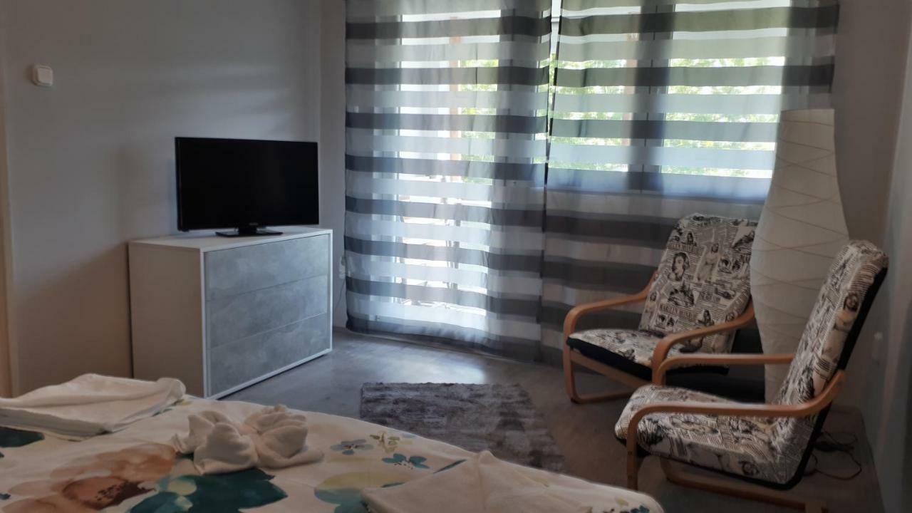 Апартаменты Angi Apartman- Nagyszeru Elhelyezkedes, Vendegkozpontu Szallashely-Szolgaltatas Харканы Экстерьер фото