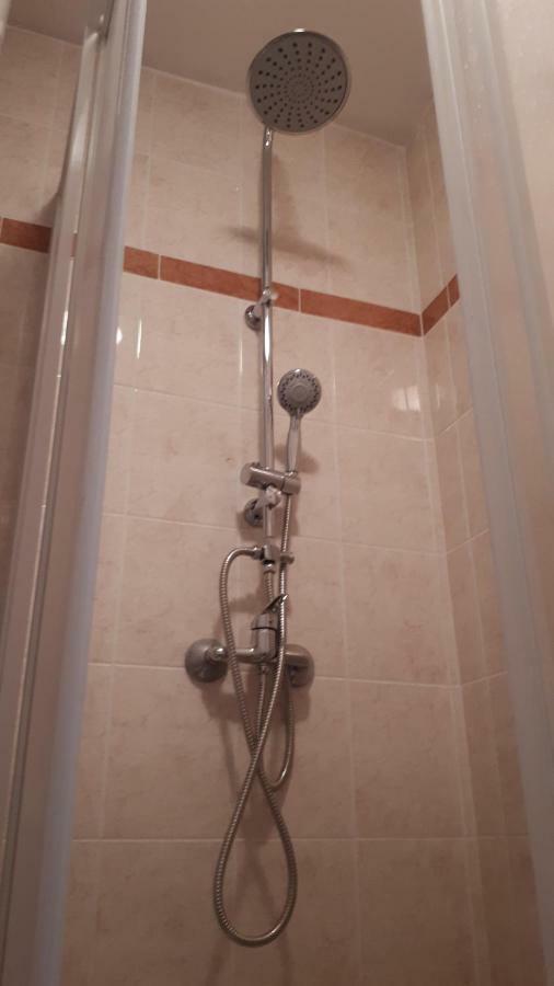 Апартаменты Angi Apartman- Nagyszeru Elhelyezkedes, Vendegkozpontu Szallashely-Szolgaltatas Харканы Экстерьер фото